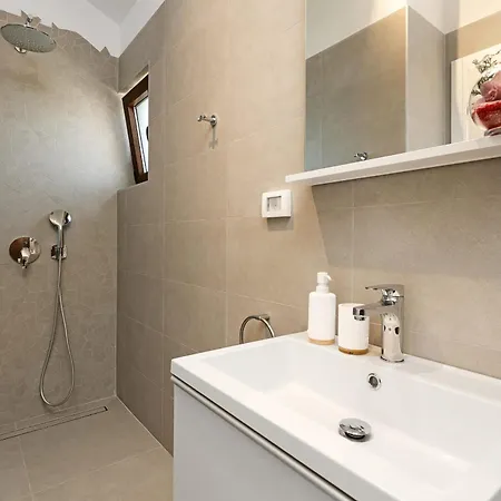 Villa Ogradina Near Pula With Sea View For 5 Persons Only 3 Km From The