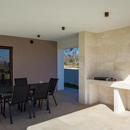 Ogradina Near Pula With Sea View For 5 Persons Only 3 Km From The