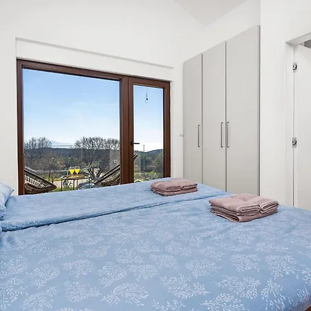 Ogradina Near Pula With Sea View For 5 Persons Only 3 Km From The Villa *