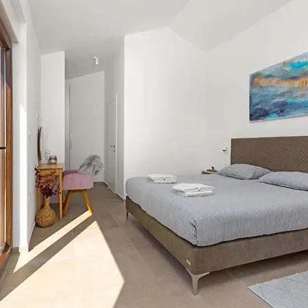 Ogradina Near Pula With Sea View For 5 Persons Only 3 Km From The *
