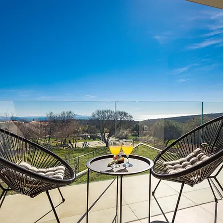 Villa Ogradina Near Pula With Sea View For 5 Persons Only 3 Km From The *
