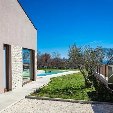 Ogradina Near Pula With Sea View For 5 Persons Only 3 Km From The Villa Krnica