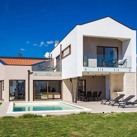 Ogradina Near Pula With Sea View For 5 Persons Only 3 Km From The * Krnica